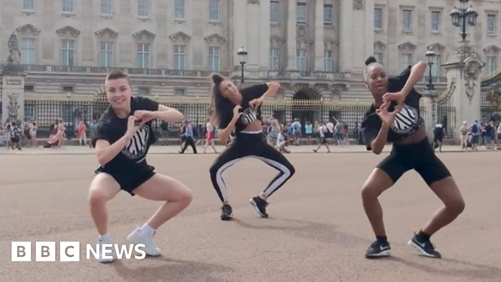 How viral dance crazes became 'the new music videos' BBC News