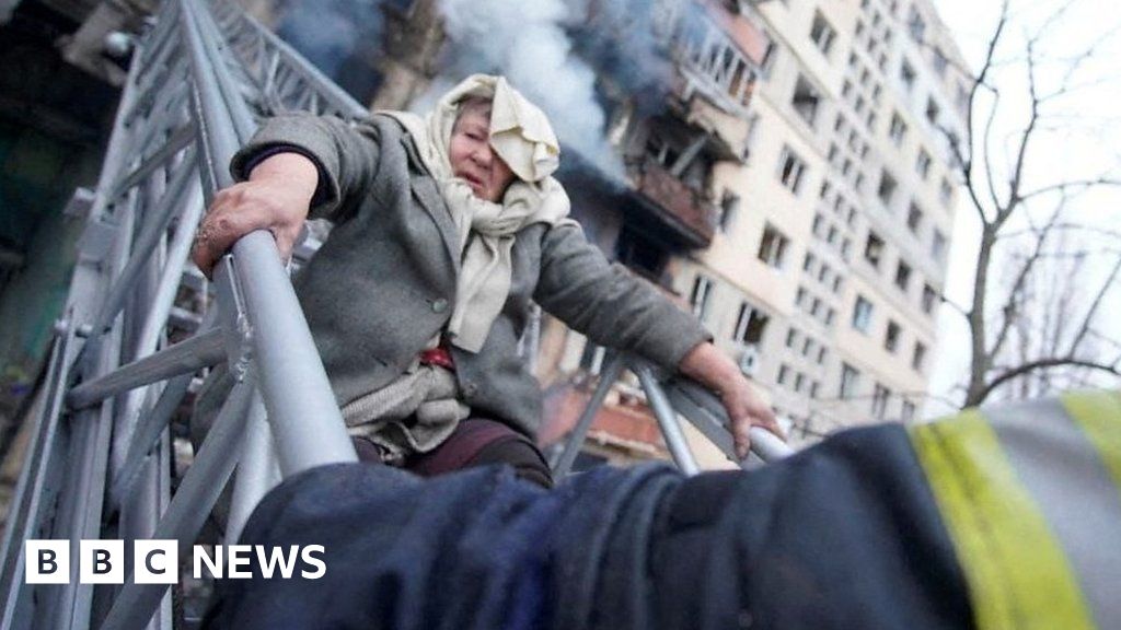 Ukraine war: Deadly air strike on Kyiv apartment block