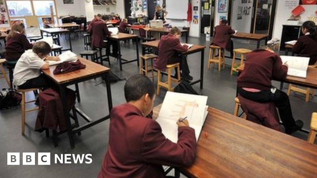 London places crisis to hit secondary schools - BBC News