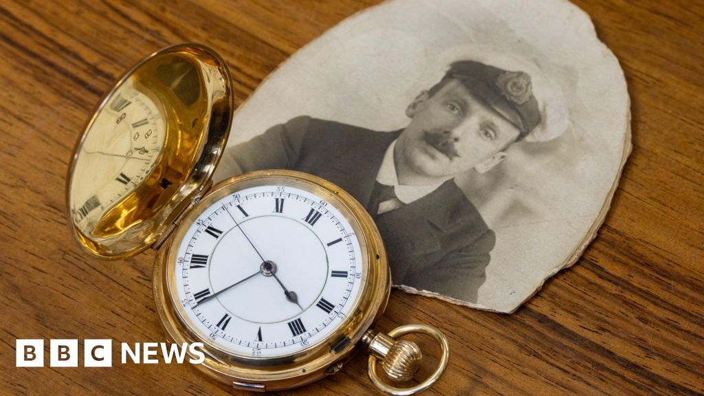 Unsung Titanic hero's gold watch could go for £100k