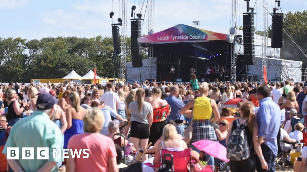 South Tyneside Festival cancelled over Covid uncertainty - BBC News