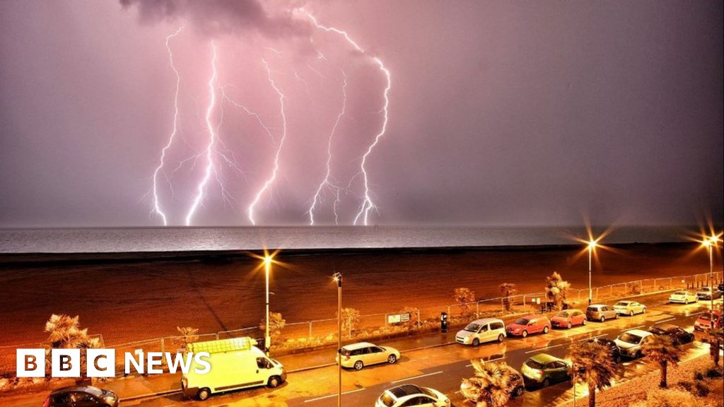 Violent storm sweeps across south east of England - BBC News