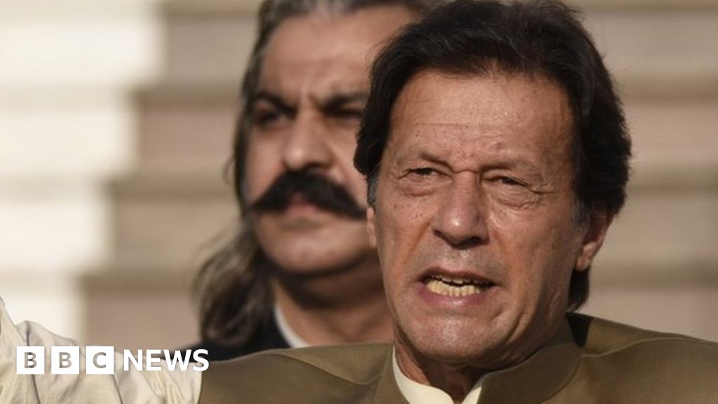 Imran Khan: Support for Pakistan PM despite likely defeat