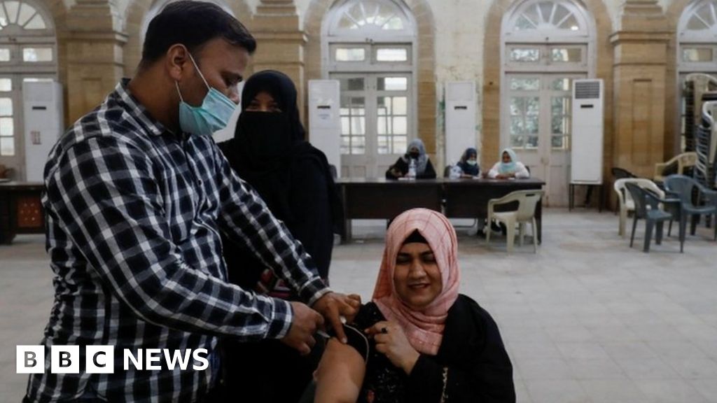 Omicron: WHO concerned rich countries could hoard vaccines