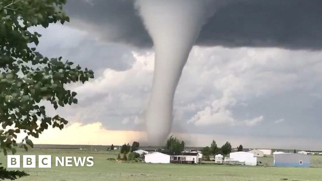 Tornado sweeps past Laramie in Wyoming BBC News