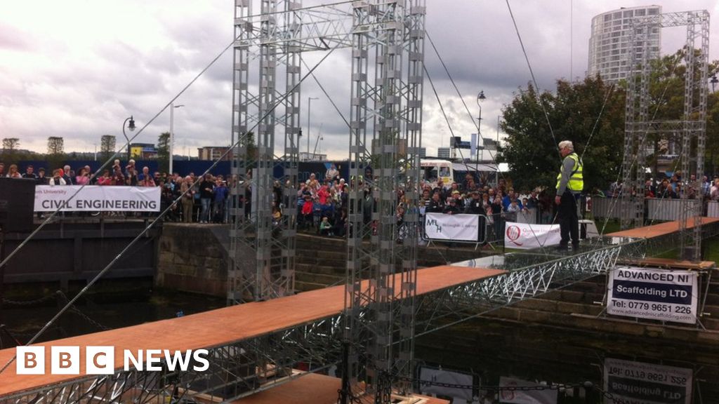 Belfast Meccano bridge sets Guinness World Record - BBC News