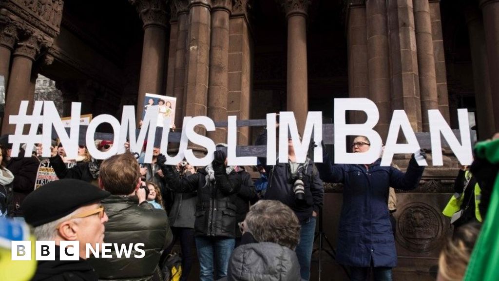 Trump executive order: White House stands firm over travel ban - BBC News