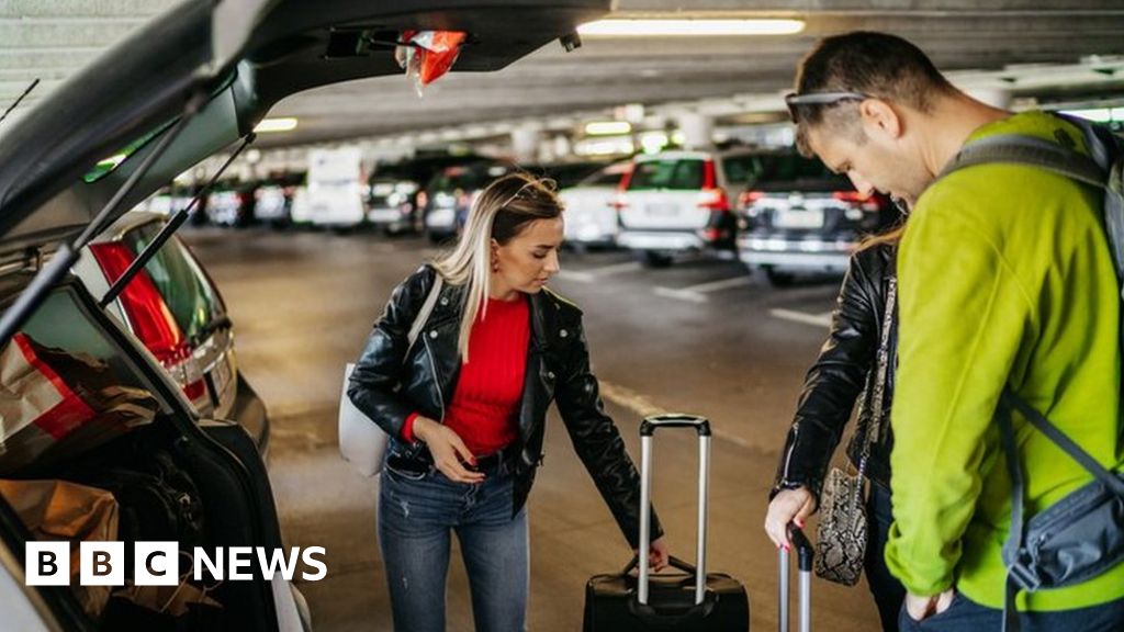 Airports hike drop-off fees by nearly a third - RAC