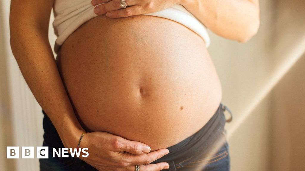 Covid in Scotland: Unvaccinated women can resume IVF treatment