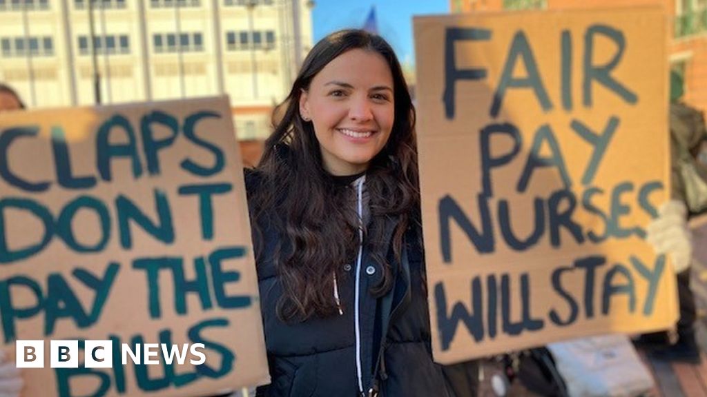 Nurses' strikes: Union warns of more action unless pay talks open