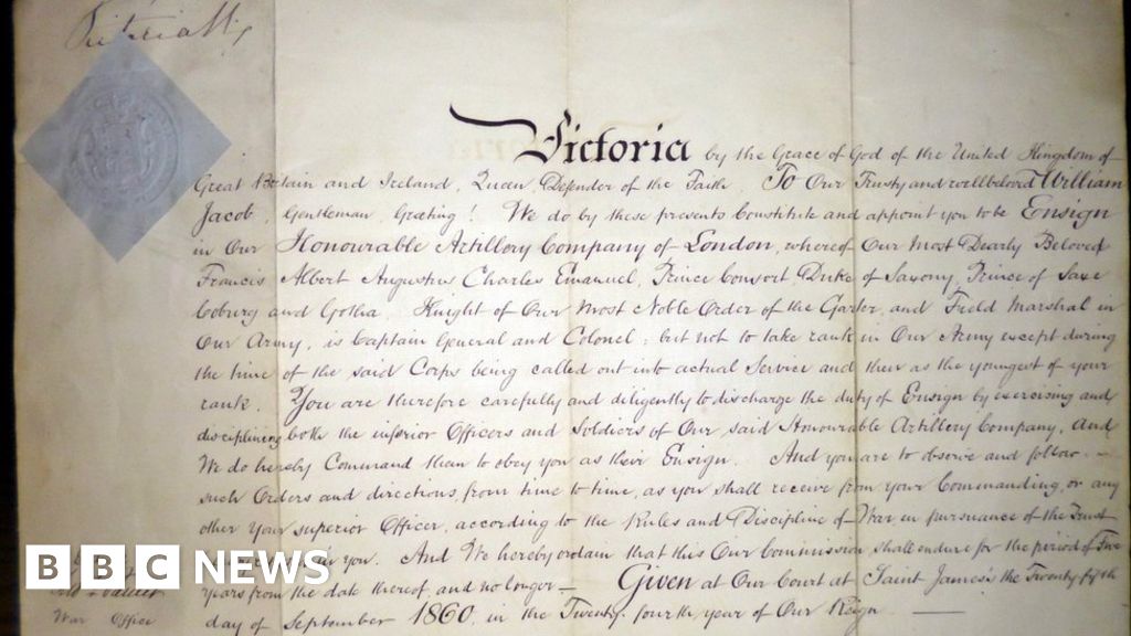 Charity shop finds signed Queen Victoria letter BBC News