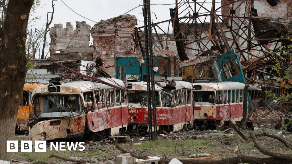 Mariupol fighting: More evacuations from besieged city on Friday, UN says