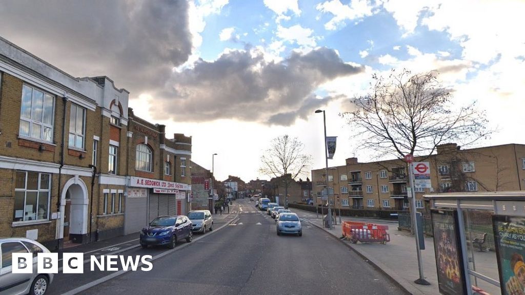 woman-dies-after-being-hit-by-police-car-in-walthamstow woman-dies-after-being-hit-by-police-car-in-walthamstow