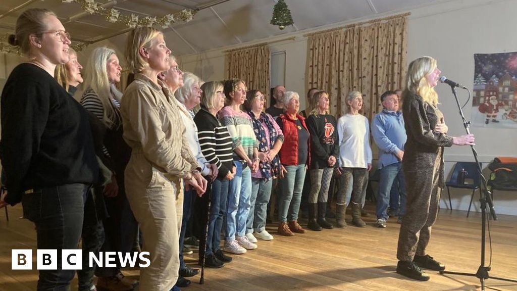 North Coast Choir performs song for bereaved at Christmas 