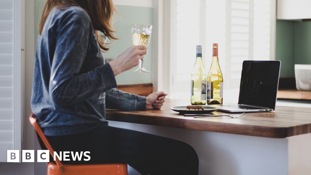 'Soaring alcohol misuse' could overwhelm service - BBC News