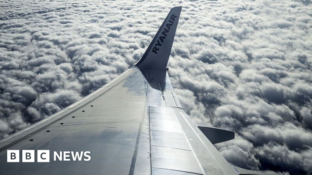 Ryanair Warns Of Airline Fares War This Summer - BBC News