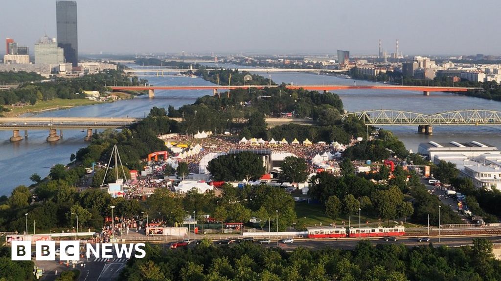 Music festivals: Which is the biggest in the world? - BBC News