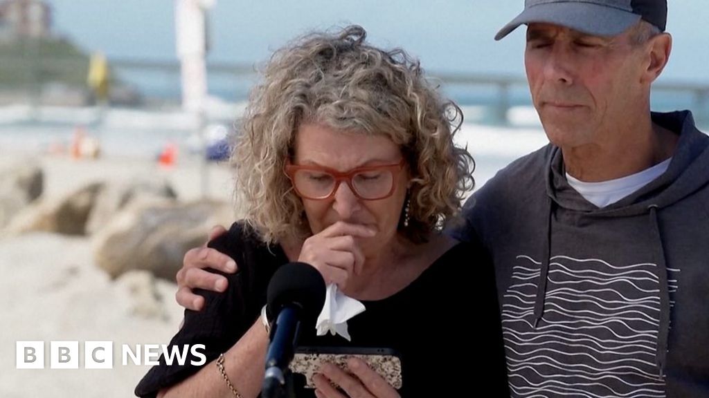 Australian surfers shot dead in Mexico, mother mourns loss