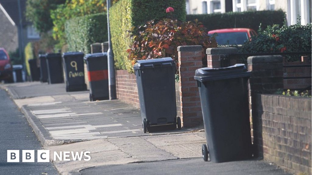 East Suffolk bin collectors vote to strike over pay offer