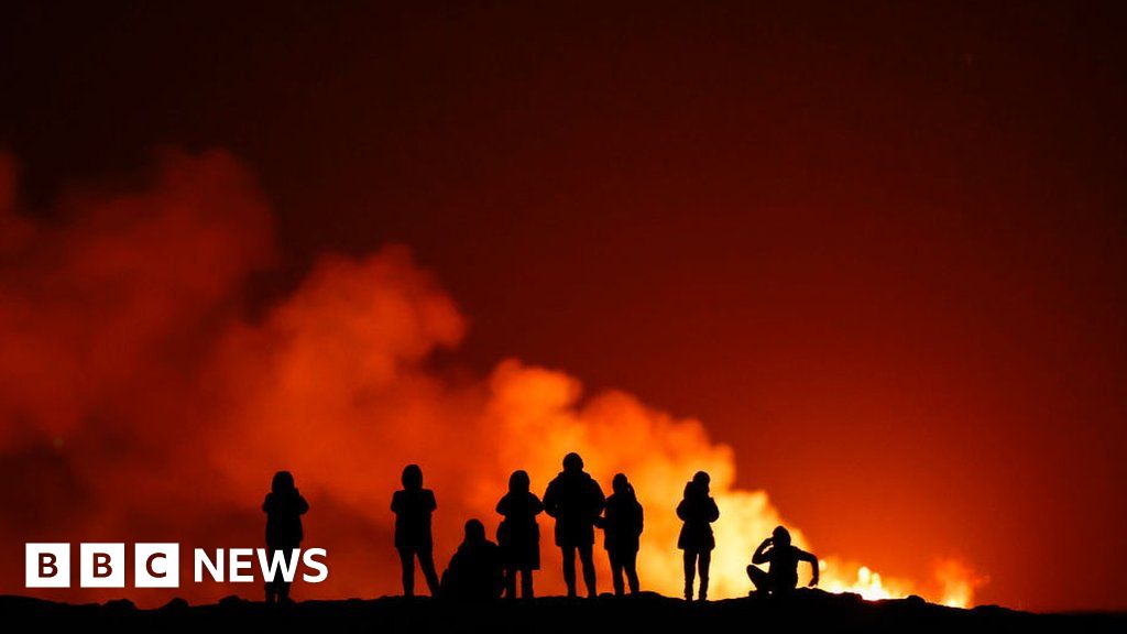 İzlanda’daki yanardağ patlaması zayıflıyor – BBC News