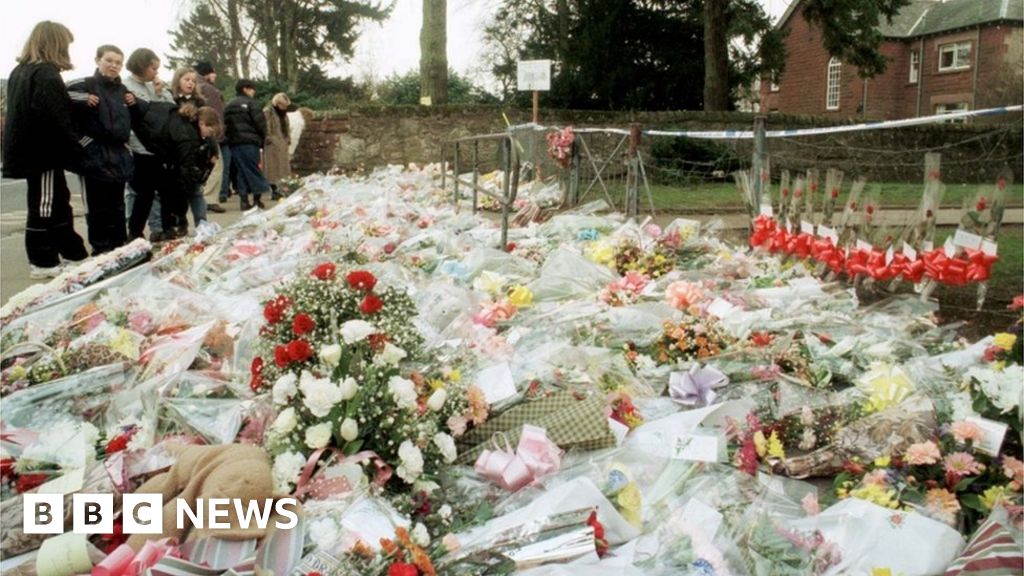 Dunblane reflects 20 years after school shooting BBC News