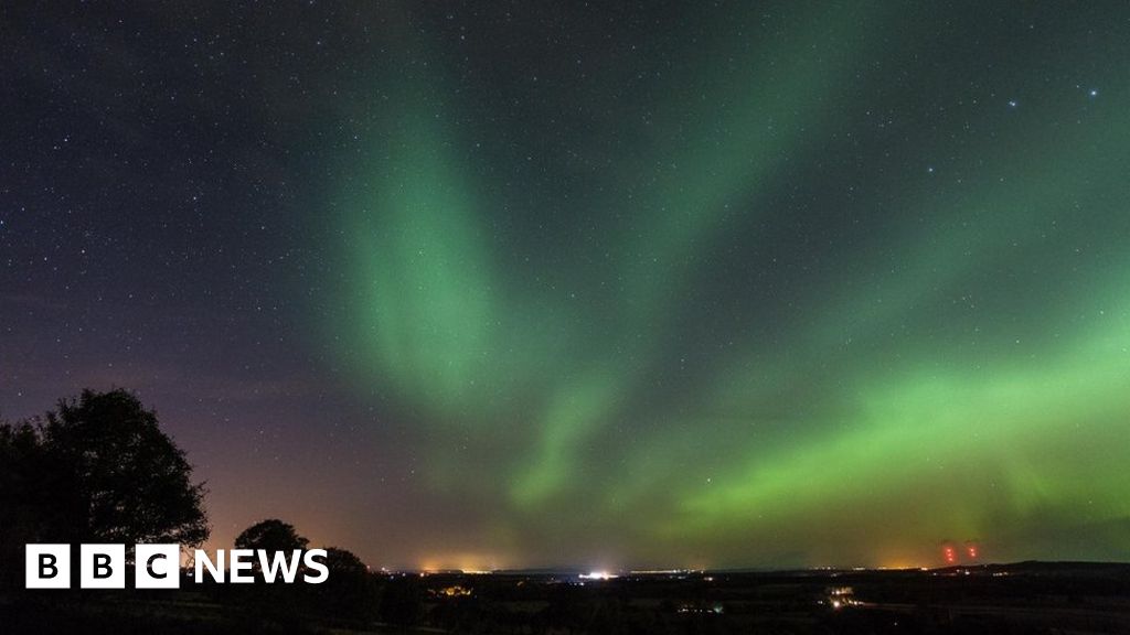 Spectacular Views Of Northern Lights - BBC News