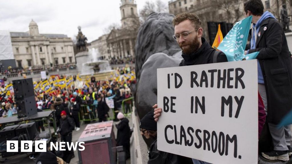 Teachers' strikes in England paused for talks – NewsEverything England