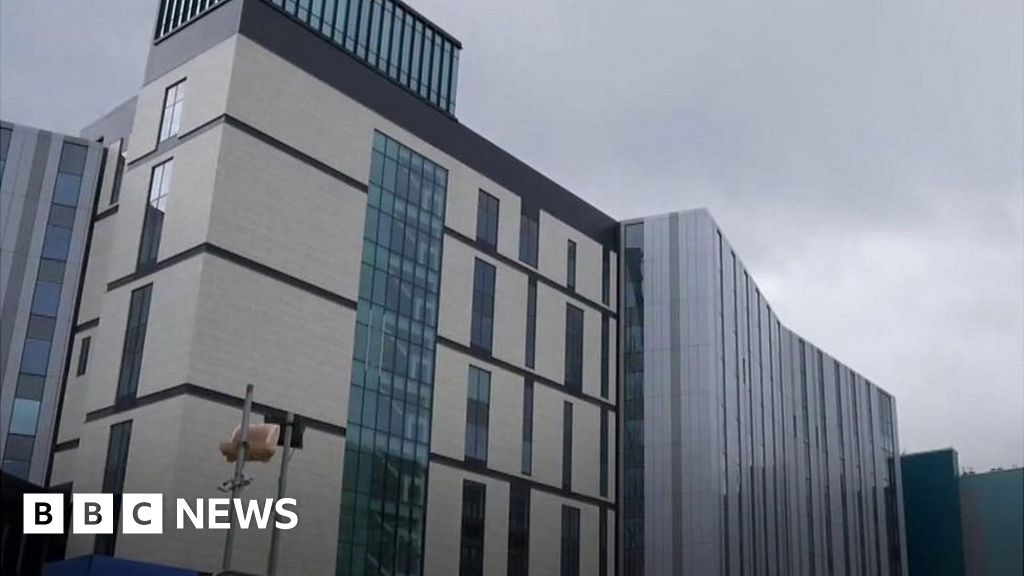 Royal Liverpool University Hospital: Glimpse inside the new building ...