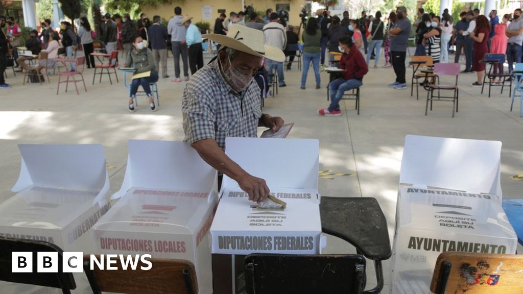 Mexico elections: Polls close after vote marred by violence