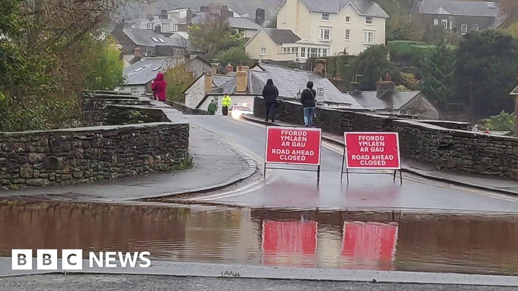 Flooding Scenes From Powys And Wrexham Bbc News 