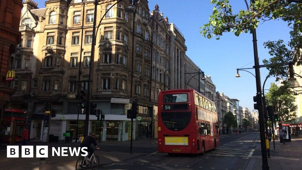 Man killed by bus on Oxford Street in central London BBC News