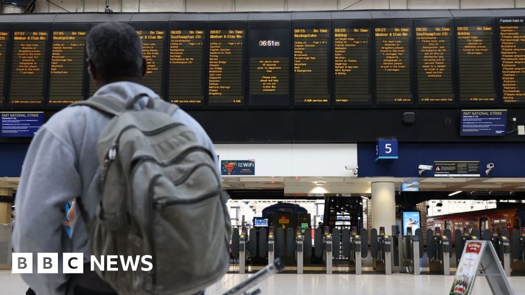 Train drivers set to resume strikes in October