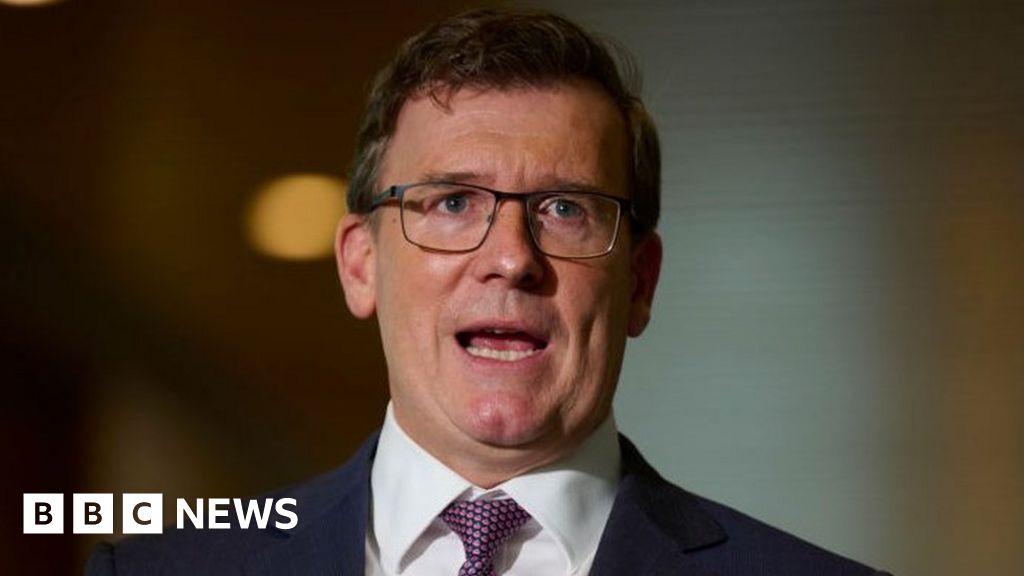 Alan Tudge: Australia minister stood aside over 'abusive' affair allegations