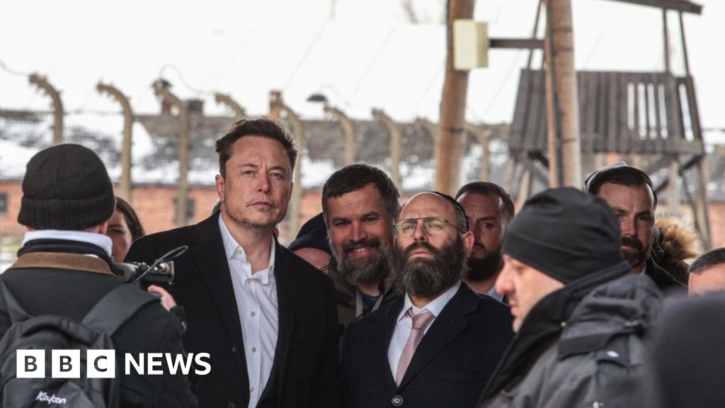 Elon Musk odwiedza teren byłego obozu zagłady w Auschwitz