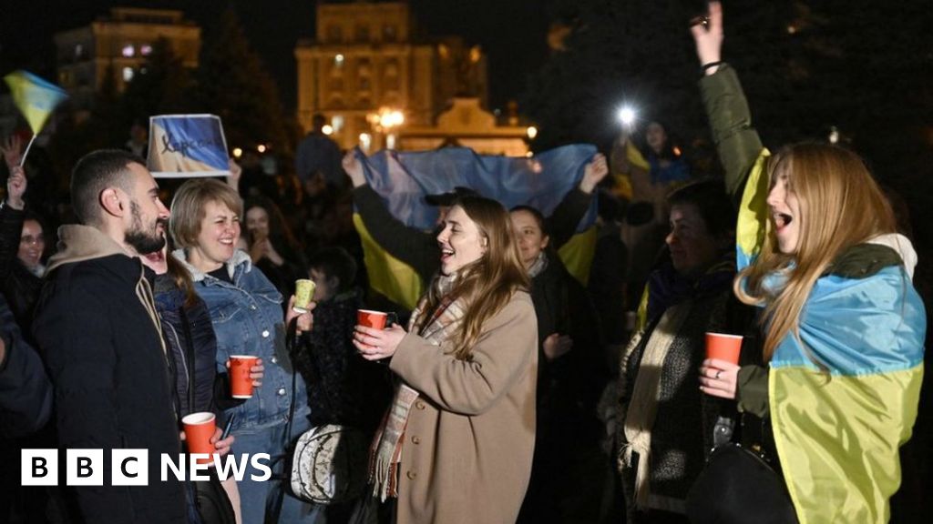Cheers in Kherson, Russian woes and a superyacht Ukraine roundup