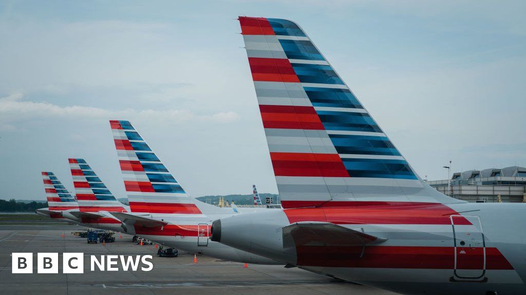 ジョー・バイデンは、米国の航空会社が立ち往生した乗客に支払うことを望んでいます