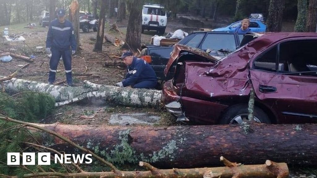 Буря в Русия: Силни ветрове убиха 10 души в централен регион на Волга