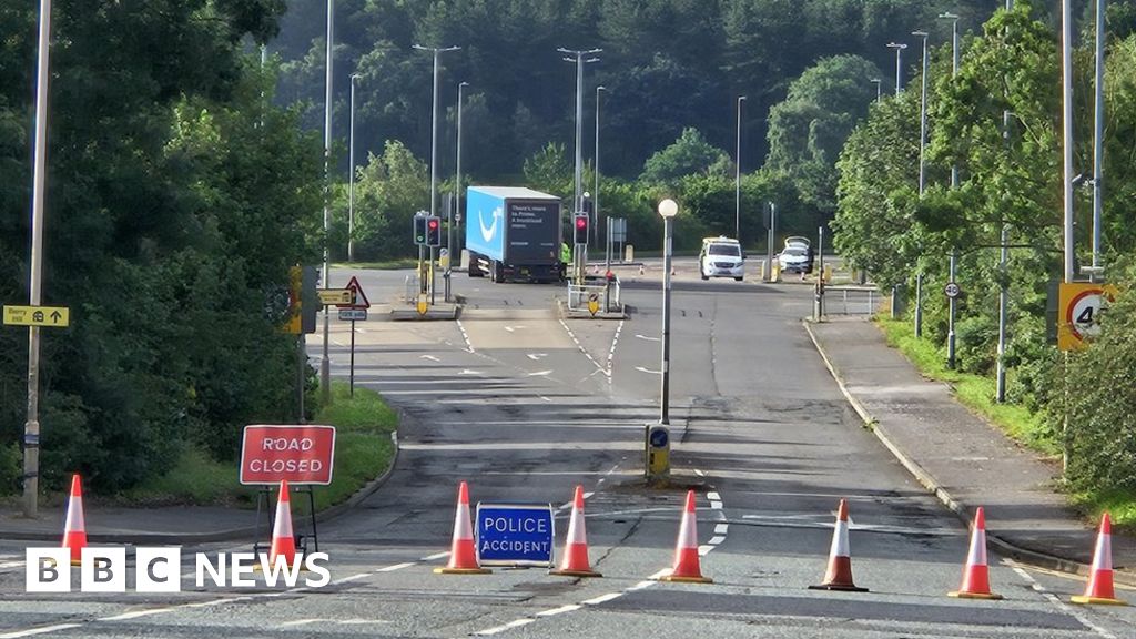 Mansfield Roads reopen after lorry and motorbike crash BBC News