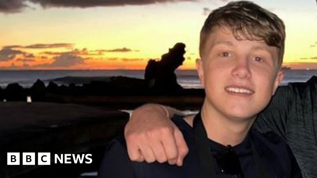 Ormskirk stabbings One of two men attacked in fight dies