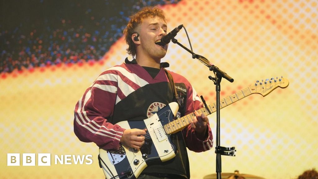 Boardmasters 2024: Sam Fender announced as final headliner - BBC News