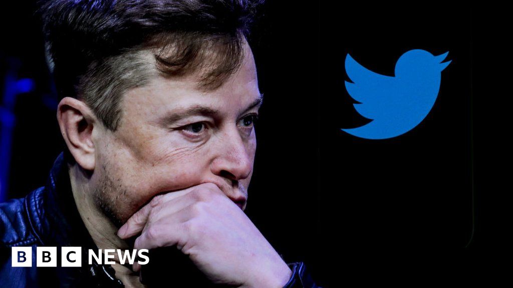 Twitter: Elon Musk visits HQ as deal deadline looms