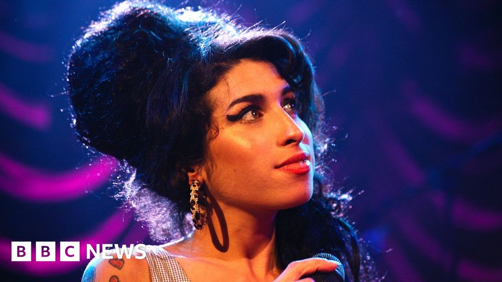 Weekly quiz: Which of Amy’s songs was up for sale?