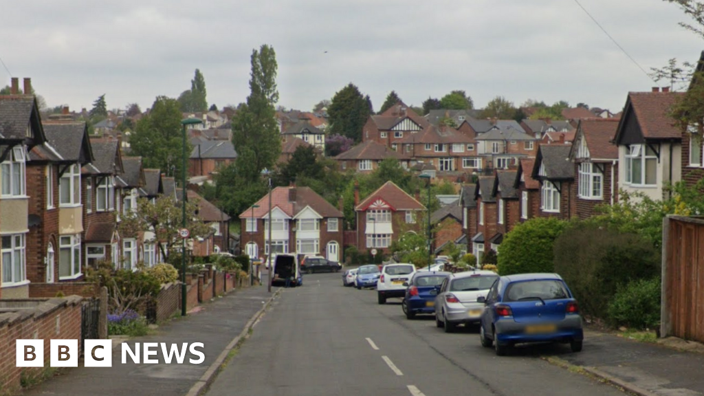 Bakersfield Woman in 70s confronted in bedroom by burglar BBC News