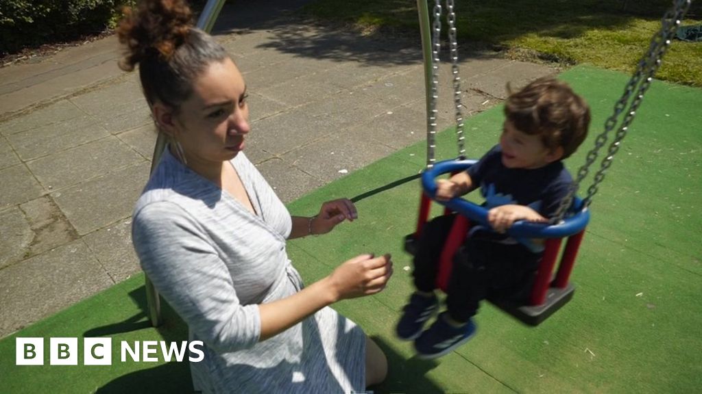 Universal credit: Fraud victims may still have to pay money claimed