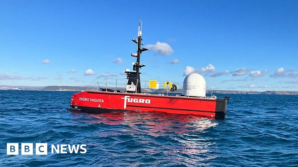 Robot boats: The remote-controlled vessels on our seas - BBC News