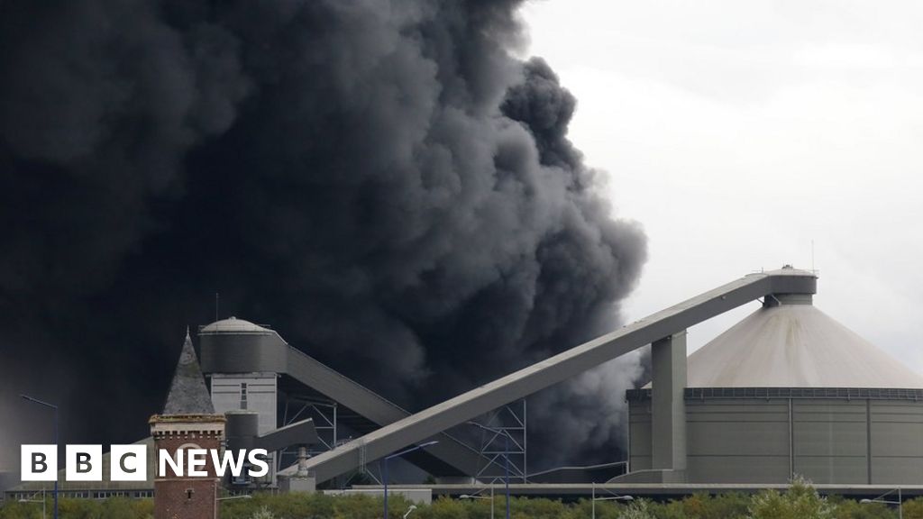French factory fire could pollute Seine river, officials warn