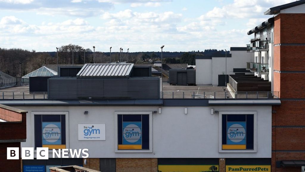 Empty Farnborough car park 'only accessible on foot' BBC News