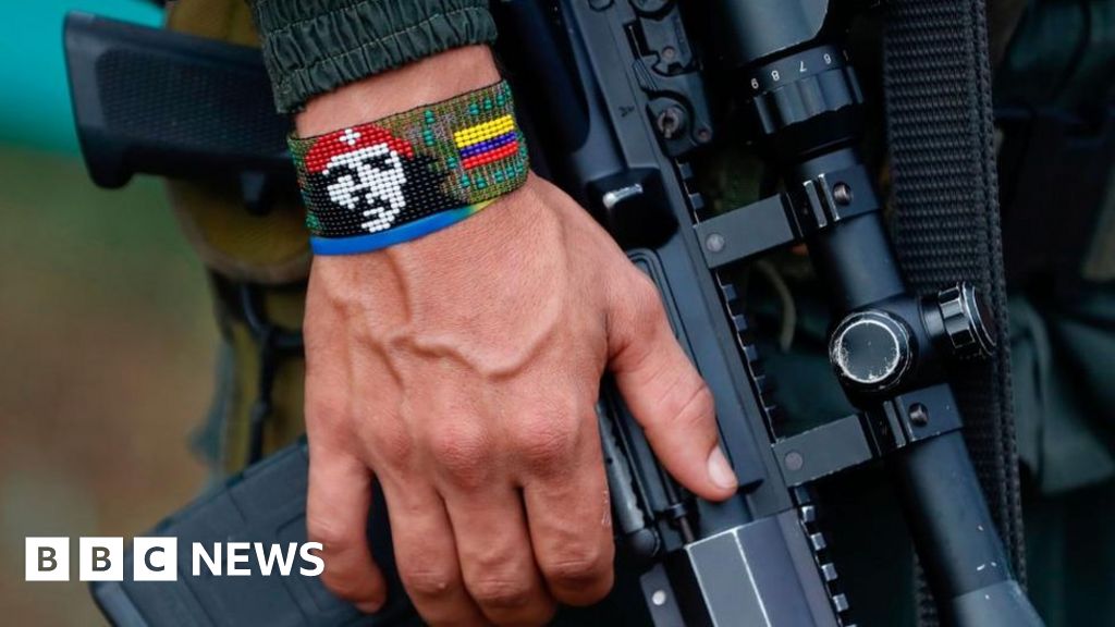 Колумбийският EMC бунтовник група обяви, че ще спре да отвлича