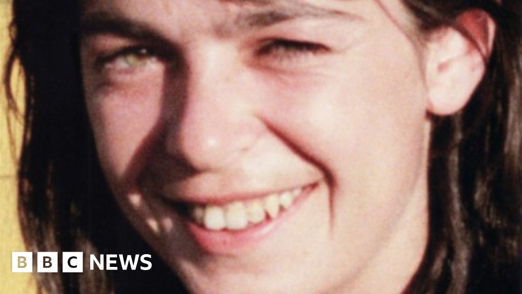 Даниела Клет: Крайноляв беглец, открит в Берлин след десетилетия на бягство