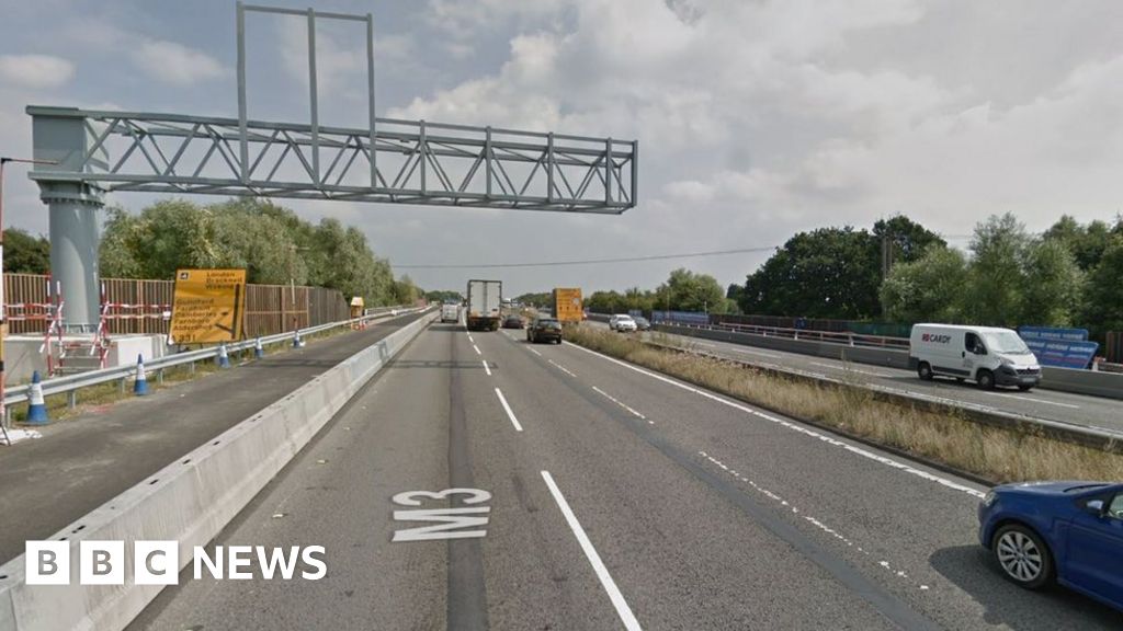 M3 crash injures nine and shuts motorway for five hours BBC News